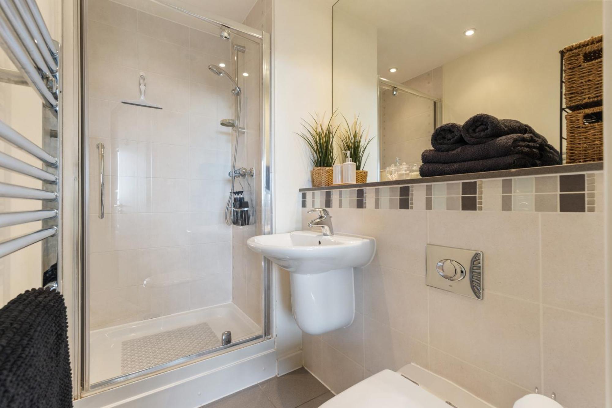 Stratford Skyview Apartment Londen Buitenkant foto