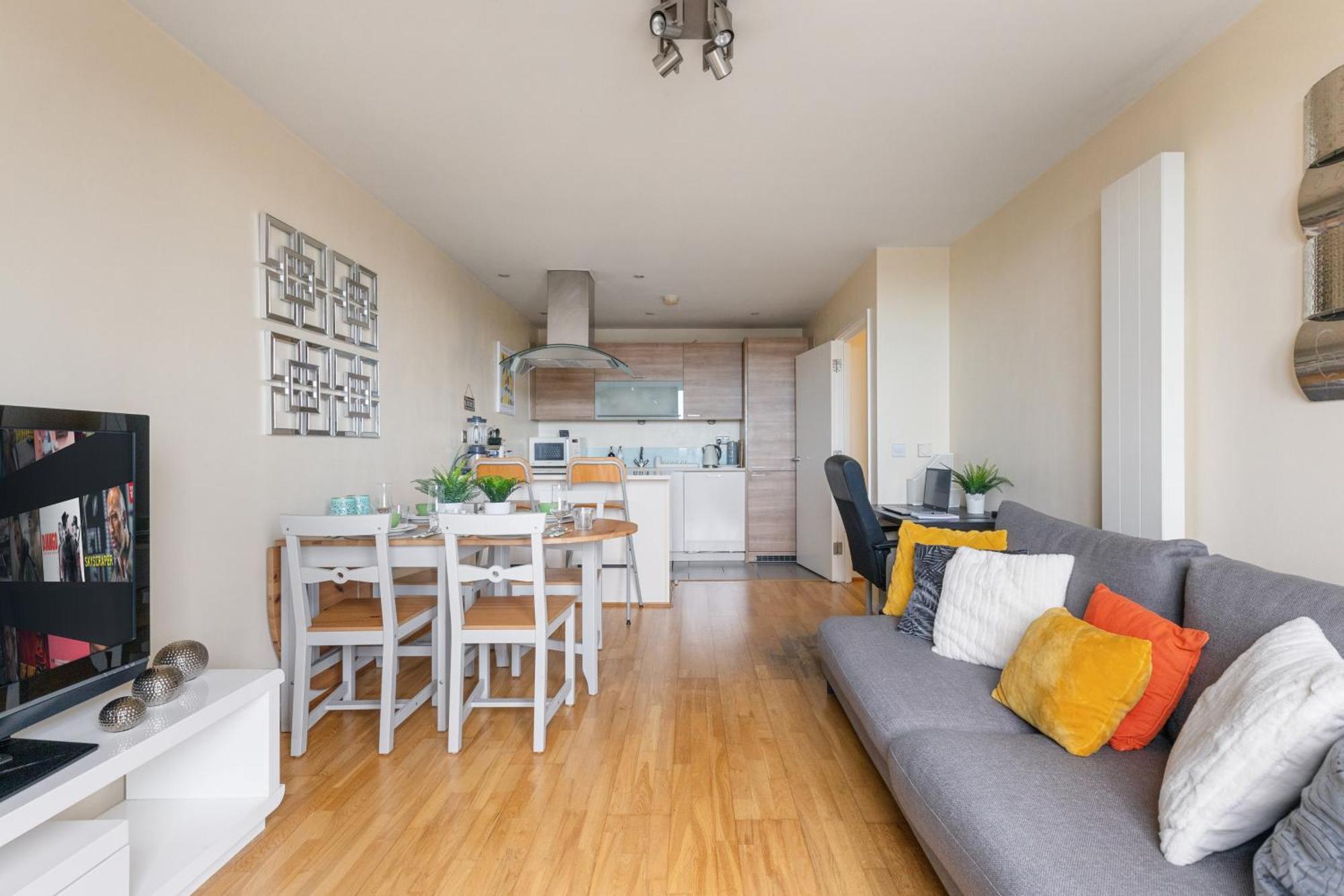 Stratford Skyview Apartment Londen Buitenkant foto