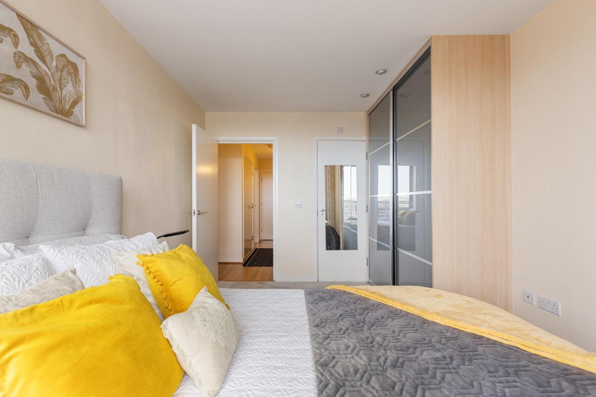 Stratford Skyview Apartment Londen Buitenkant foto