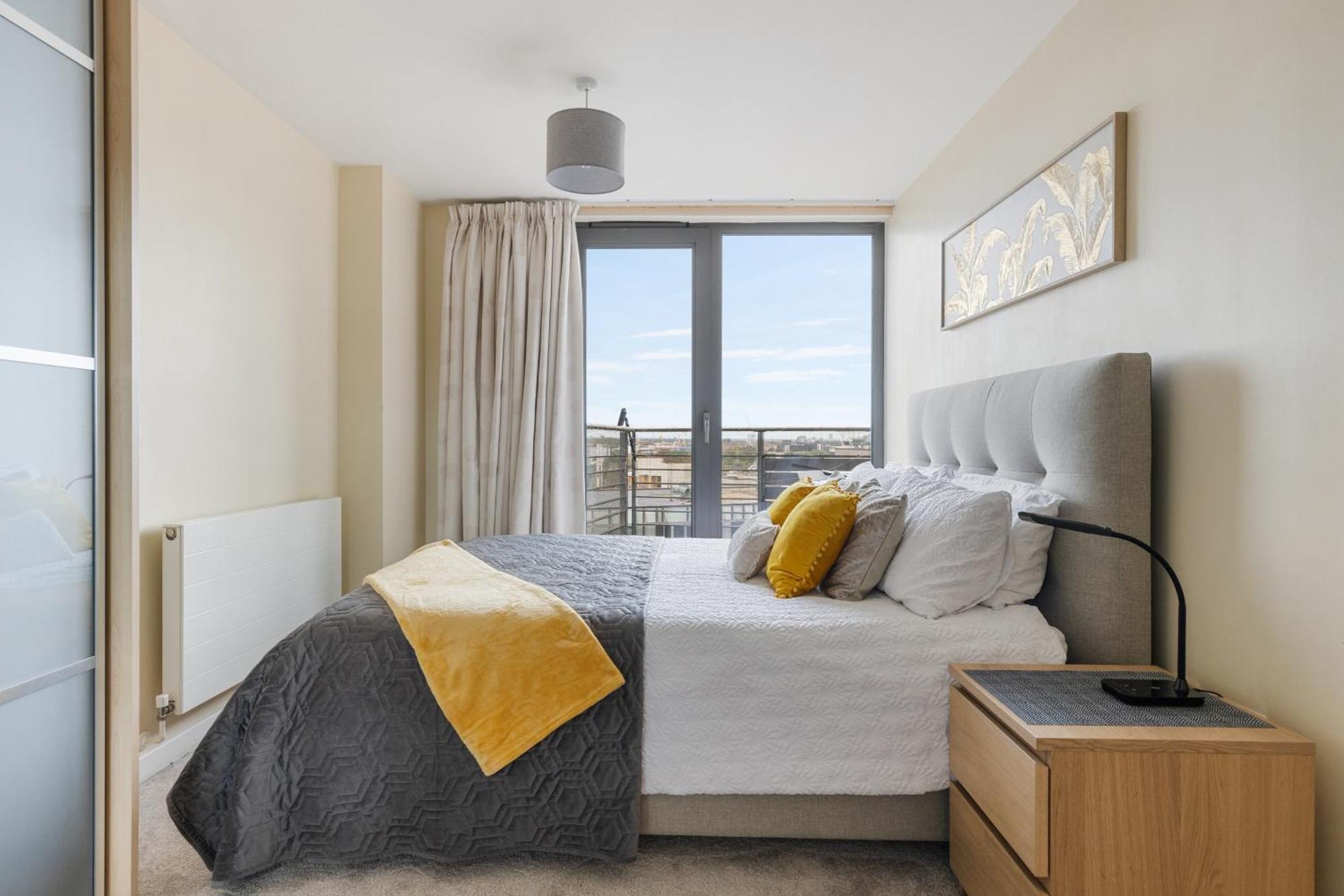 Stratford Skyview Apartment Londen Buitenkant foto