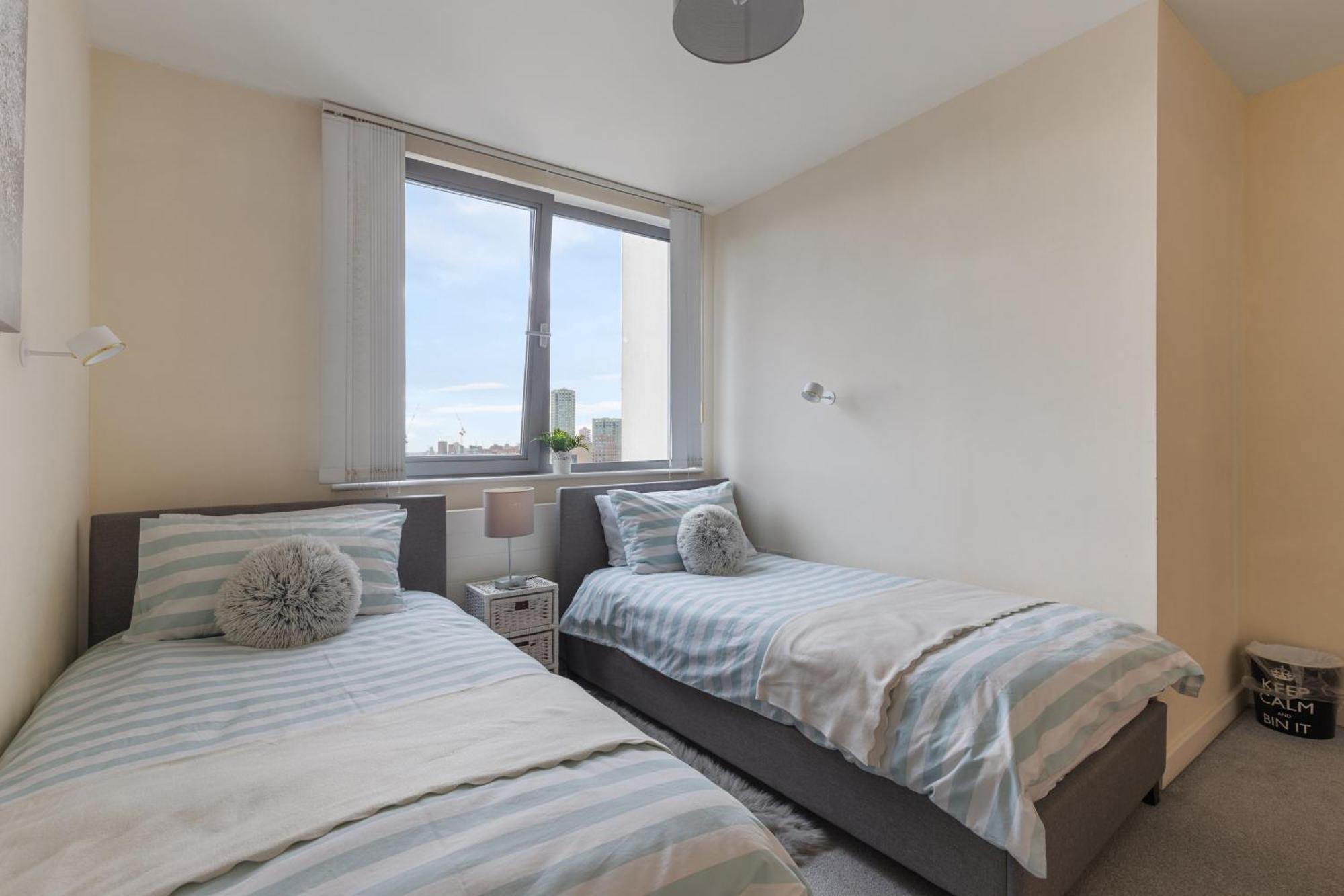 Stratford Skyview Apartment Londen Buitenkant foto